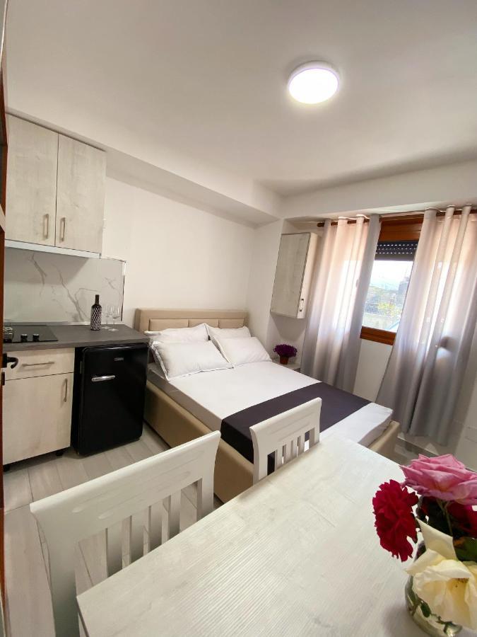 Sunny Guest House Vlorë Eksteriør bilde