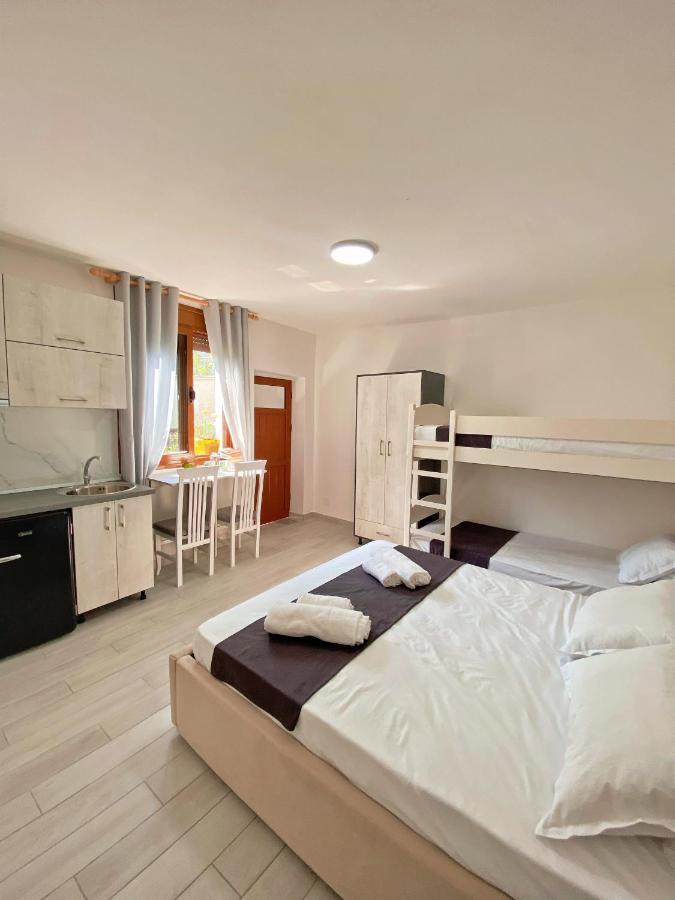 Sunny Guest House Vlorë Eksteriør bilde